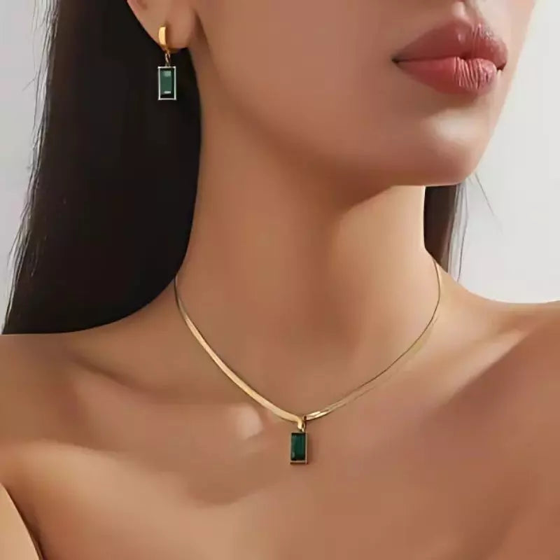 pendientes y collar con esmeralda rectangular en oro 18k