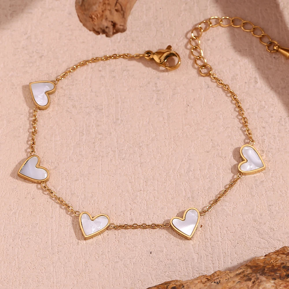 Pulsera cinco corazones
