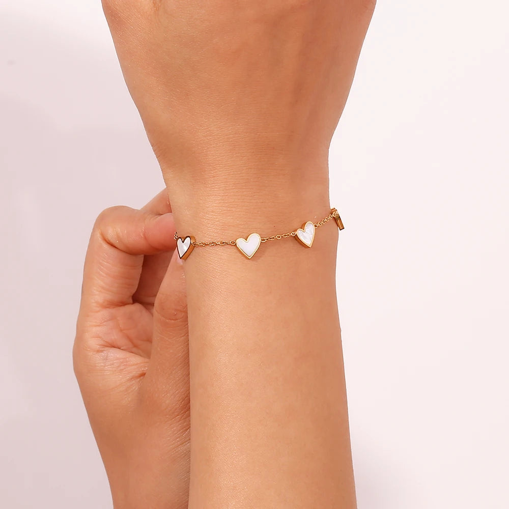 Pulsera cinco corazones