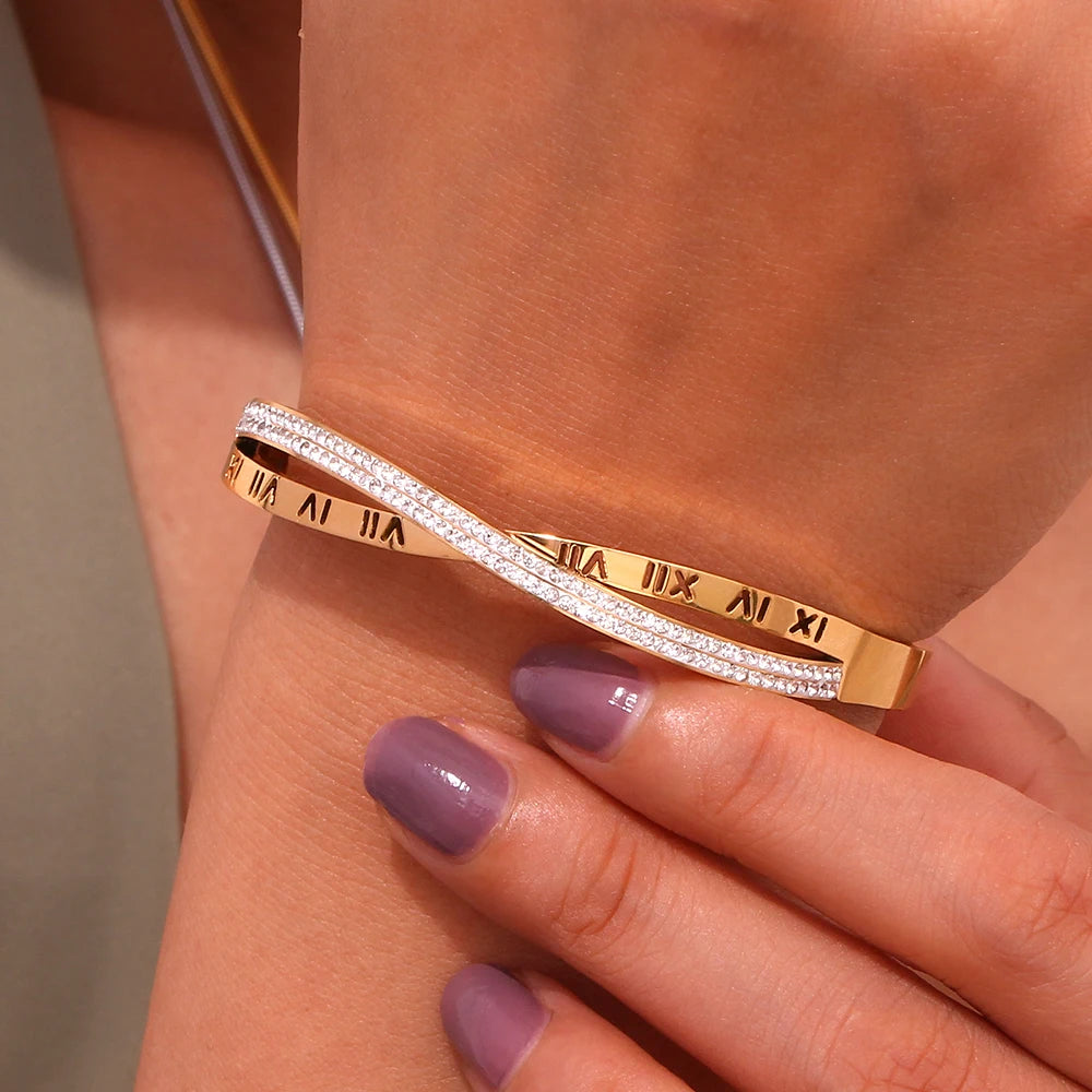 Brazalete romano cruzado en oro 18k