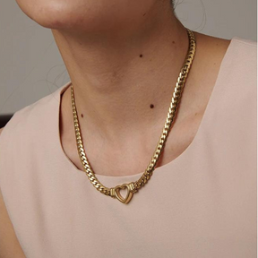 Collar de corazón con cadena de eslabones cubanos