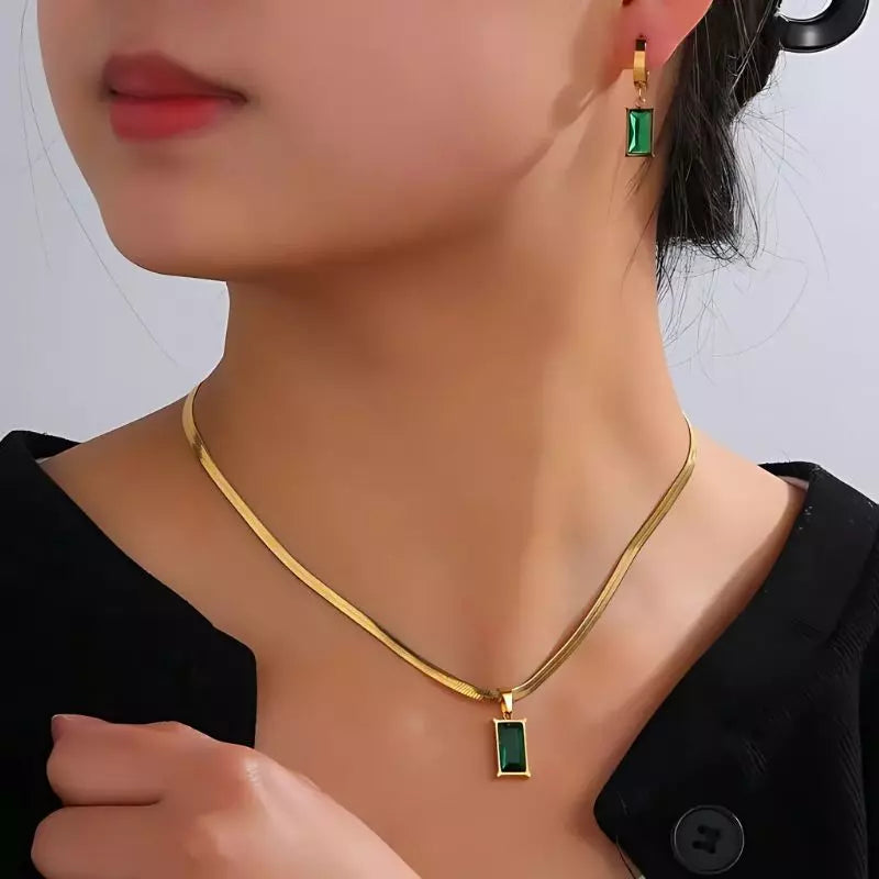 pendientes y collar con esmeralda rectangular en oro 18k