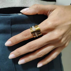 Anillo triple romano en oro 18k
