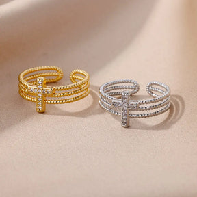 Anillo de cruz con cristales