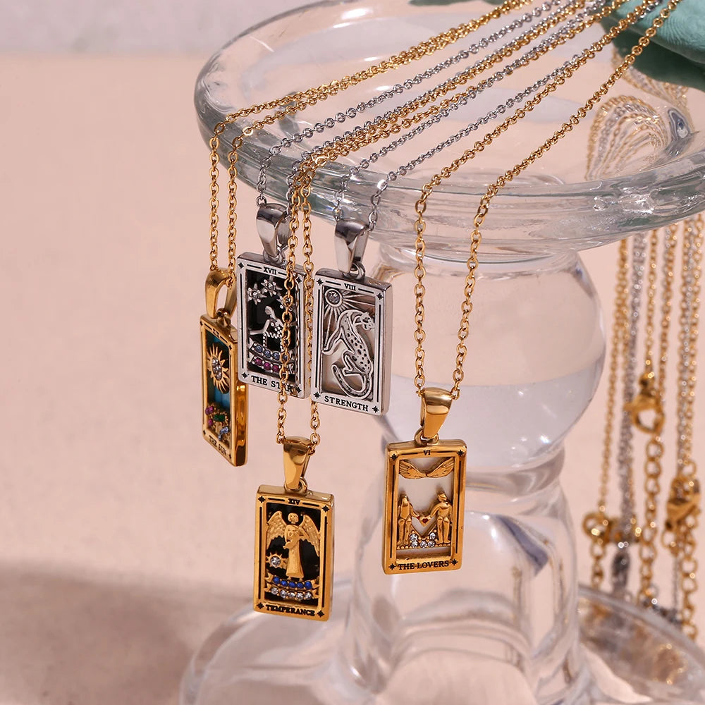 Collar con carta del tarot